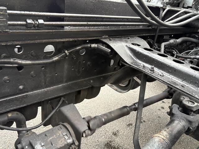 ヒノレンジャー アームロール ヒアブ製マルチリフト シングルホイスト 最大積載量4000kg 実走行10万キロ台 6速マニュアル コンテナサイズ:長さ352cm幅191cm高さ113cm コンテナメーカー:白川鉄工(15枚目)