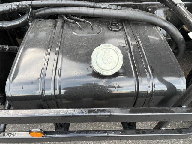 ヒノレンジャー アームロール ヒアブ製マルチリフト シングルホイスト 最大積載量4000kg 実走行10万キロ台 6速マニュアル コンテナサイズ:長さ352cm幅191cm高さ113cm コンテナメーカー:白川鉄工(19枚目)