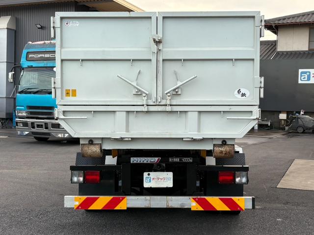 ヒノレンジャー アームロール ヒアブ製マルチリフト シングルホイスト 最大積載量4000kg 実走行10万キロ台 6速マニュアル コンテナサイズ:長さ352cm幅191cm高さ113cm コンテナメーカー:白川鉄工(29枚目)