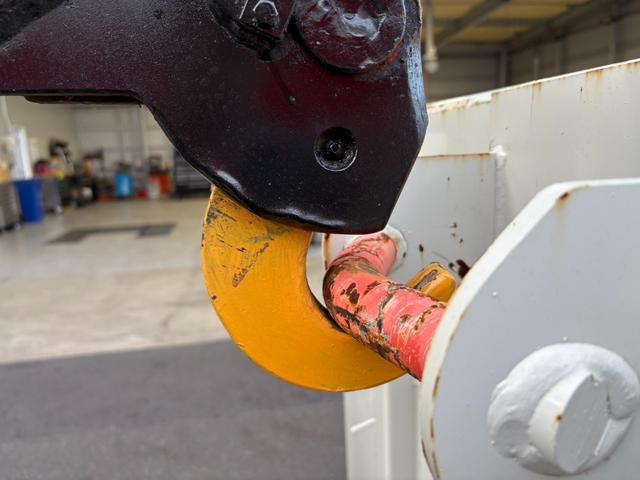 ヒノレンジャー アームロール ヒアブ製マルチリフト シングルホイスト 最大積載量4000kg 実走行10万キロ台 6速マニュアル コンテナサイズ:長さ352cm幅191cm高さ113cm コンテナメーカー:白川鉄工(33枚目)