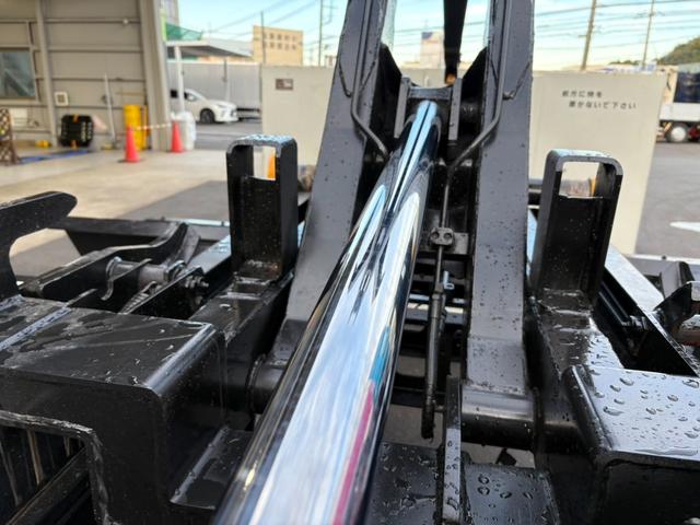 ヒノレンジャー アームロール ヒアブ製マルチリフト シングルホイスト 最大積載量4000kg 実走行10万キロ台 6速マニュアル コンテナサイズ:長さ352cm幅191cm高さ113cm コンテナメーカー:白川鉄工(35枚目)