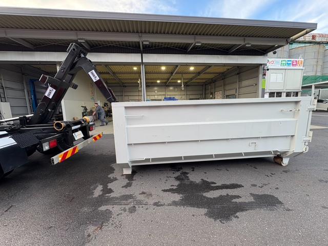 ヒノレンジャー アームロール ヒアブ製マルチリフト シングルホイスト 最大積載量4000kg 実走行10万キロ台 6速マニュアル コンテナサイズ:長さ352cm幅191cm高さ113cm コンテナメーカー:白川鉄工(40枚目)