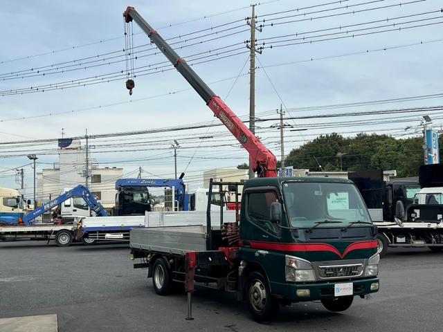 キャンター ４段クレーン　ユニック　４段ラジコンクレーン　フックイン　ＵＲＵ２６４モデル　２．６３ｔ吊り　煤焼無　アルミブロック　床素材：鉄板　荷台内寸：長さ３５７ｃｍ　幅１８０ｃｍ　最大積載量３，０００ｋｇ　５速マニュアル（3枚目）