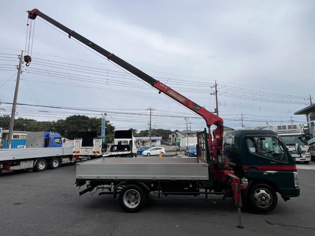 キャンター ４段クレーン　ユニック　４段ラジコンクレーン　フックイン　ＵＲＵ２６４モデル　２．６３ｔ吊り　煤焼無　アルミブロック　床素材：鉄板　荷台内寸：長さ３５７ｃｍ　幅１８０ｃｍ　最大積載量３，０００ｋｇ　５速マニュアル（4枚目）