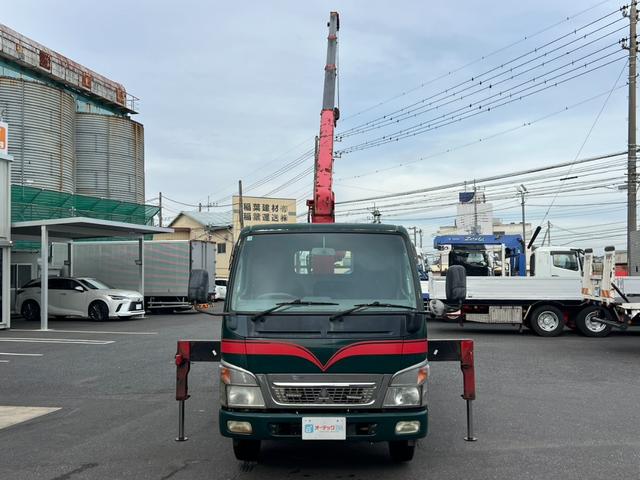 キャンター ４段クレーン　ユニック　４段ラジコンクレーン　フックイン　ＵＲＵ２６４モデル　２．６３ｔ吊り　煤焼無　アルミブロック　床素材：鉄板　荷台内寸：長さ３５７ｃｍ　幅１８０ｃｍ　最大積載量３，０００ｋｇ　５速マニュアル（9枚目）