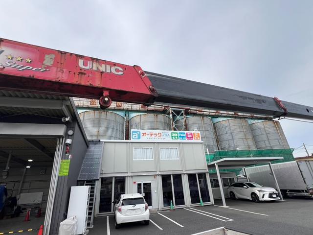 キャンター ４段クレーン　ユニック　４段ラジコンクレーン　フックイン　ＵＲＵ２６４モデル　２．６３ｔ吊り　煤焼無　アルミブロック　床素材：鉄板　荷台内寸：長さ３５７ｃｍ　幅１８０ｃｍ　最大積載量３，０００ｋｇ　５速マニュアル（14枚目）