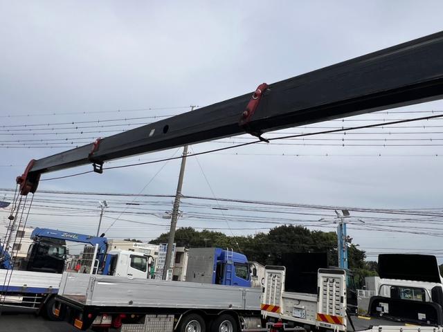 キャンター ４段クレーン　ユニック　４段ラジコンクレーン　フックイン　ＵＲＵ２６４モデル　２．６３ｔ吊り　煤焼無　アルミブロック　床素材：鉄板　荷台内寸：長さ３５７ｃｍ　幅１８０ｃｍ　最大積載量３，０００ｋｇ　５速マニュアル（17枚目）