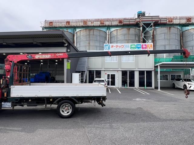 キャンター ４段クレーン　ユニック　４段ラジコンクレーン　フックイン　ＵＲＵ２６４モデル　２．６３ｔ吊り　煤焼無　アルミブロック　床素材：鉄板　荷台内寸：長さ３５７ｃｍ　幅１８０ｃｍ　最大積載量３，０００ｋｇ　５速マニュアル（18枚目）