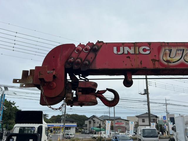 キャンター ４段クレーン　ユニック　４段ラジコンクレーン　フックイン　ＵＲＵ２６４モデル　２．６３ｔ吊り　煤焼無　アルミブロック　床素材：鉄板　荷台内寸：長さ３５７ｃｍ　幅１８０ｃｍ　最大積載量３，０００ｋｇ　５速マニュアル（35枚目）