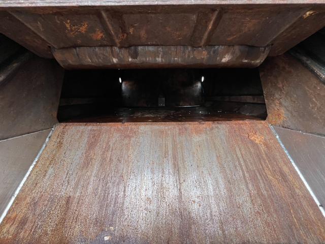 エルフトラック パッカー車 モリタ製プレスパッカー 4.1立米 最大積載量2000kg 汚水タンク 6速マニュアル 左スライドドア 左電動格納ミラー キャビン内書類棚 4JJ1エンジン150馬力(17枚目)