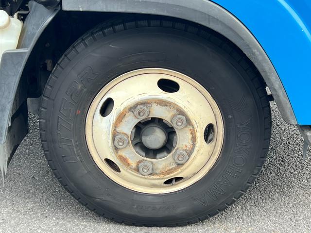 エルフトラック パッカー車 モリタ製プレスパッカー 4.1立米 最大積載量2000kg 汚水タンク 6速マニュアル 左スライドドア 左電動格納ミラー キャビン内書類棚 4JJ1エンジン150馬力(29枚目)