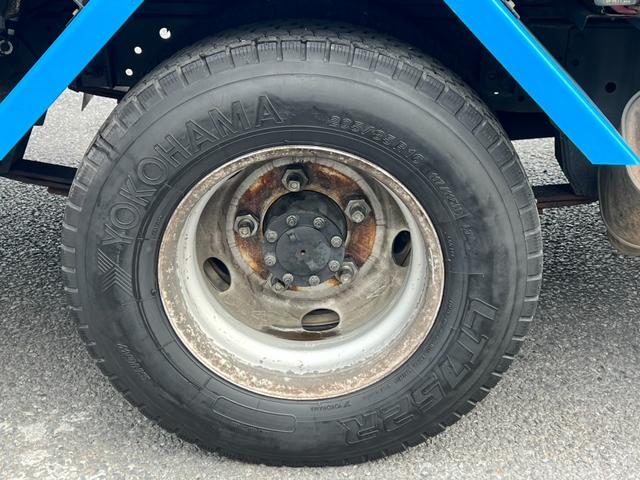 エルフトラック パッカー車 モリタ製プレスパッカー 4.1立米 最大積載量2000kg 汚水タンク 6速マニュアル 左スライドドア 左電動格納ミラー キャビン内書類棚 4JJ1エンジン150馬力(30枚目)