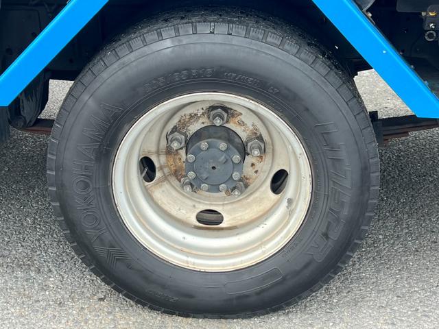 エルフトラック パッカー車 モリタ製プレスパッカー 4.1立米 最大積載量2000kg 汚水タンク 6速マニュアル 左スライドドア 左電動格納ミラー キャビン内書類棚 4JJ1エンジン150馬力(31枚目)