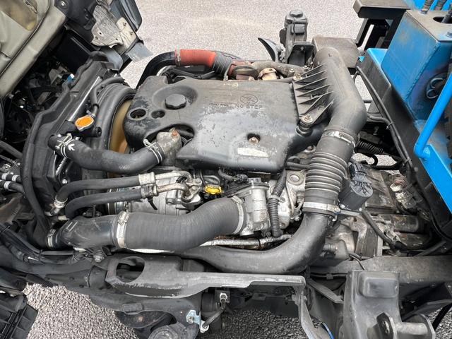 エルフトラック パッカー車 モリタ製プレスパッカー 4.1立米 最大積載量2000kg 汚水タンク 6速マニュアル 左スライドドア 左電動格納ミラー キャビン内書類棚 4JJ1エンジン150馬力(34枚目)