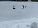 　タンク容量　５０００Ｌ２室タイプ（２ＫＬ－３ＫＬ）　積載　４０００ｋｇ　新明和ＬＰ５０－６１モデル　消防書類あり　ワンオーナー車両　タンク外側塗装仕上げ済み　６速マニュアル　ＰＴＯ作動（34枚目）