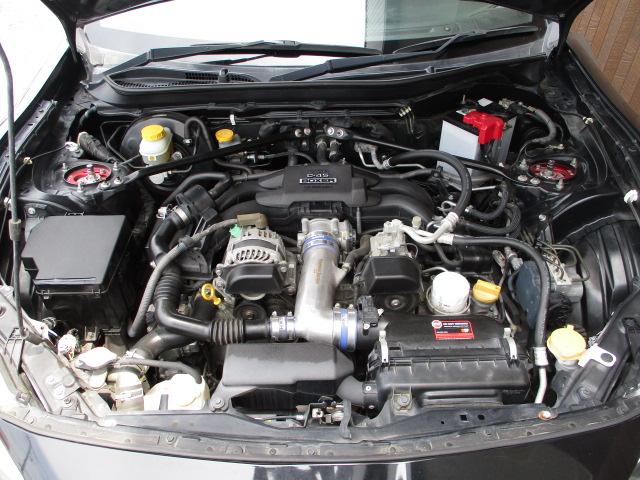８６ ＧＴ　６速ＭＴ　車高調ローダウン　ＴＲＤエアロ　ＧＴウイング　社外ヘッドライト　社外ボンネット　社外１８インチＡＷ　スマートキー＆プッシュスタート　純正ナビ　フルセグ　Ｂｌｕｅｔｏｏｔｈ接続可能（18枚目）