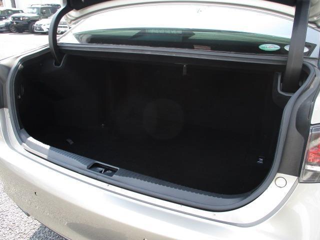 GS GS300h Fスポーツ プリクラッシュセーフティ 三眼LEDヘッドライト レーダークルーズ ヘッドアップディスプレイ シートヒーター&エアシート レーンキープ オートハイビーム スマートキー ステアリングヒーター(21枚目)