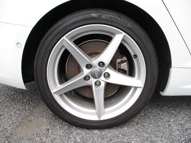 Ａ５スポーツバック ２．０ＴＦＳＩクワトロ　スポーツ　マトリックスＬＥＤ　バーチャルコックピット　セーフティパッケージ　全方位カメラ　アダプティブクルーズコントロール　サイドアシスト　ナビ　ＴＶ　ＢＴ　ＥＴＣ　１８インチ　黒革シート　前後ドラレコ（32枚目）