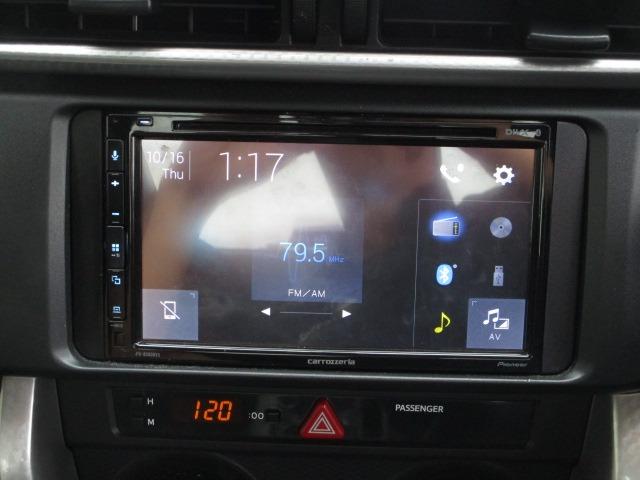８６ Ｇ　６速ＭＴ／フルエアロ／ＴＲＤマフラー／ＷＯＲＫ１８ＡＷ／ＴＥＩＮ車高調ローダウン／ＶＬＡＮＤ製リアテール／リアスポイラー／ＨＫＳエアクリーナー／ディスプレイオーディオ／Ｂｌｕｅｔｏｏｔｈ接続（16枚目）