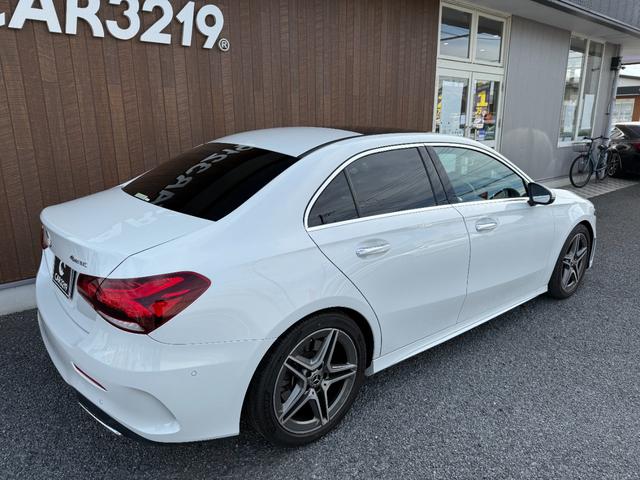 Ａクラスセダン Ａ２５０　４マチックセダン　ＡＭＧライン　パノラマスライディングルーフ／全周囲カメラ／ヘッドアップディスプレイ／ブラインドスポット／レーダークルーズ／ワイヤレス充電／内装ブラック　アドバンスＰＫＧ　レーダーセーフティＰＫＧ　ナビゲーションＰＫ（4枚目）