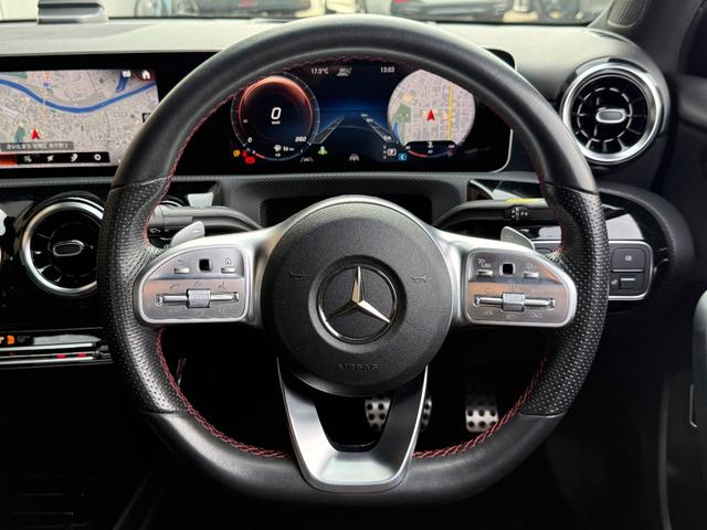 Ａクラスセダン Ａ２５０　４マチックセダン　ＡＭＧライン　パノラマスライディングルーフ／全周囲カメラ／ヘッドアップディスプレイ／ブラインドスポット／レーダークルーズ／ワイヤレス充電／内装ブラック　アドバンスＰＫＧ　レーダーセーフティＰＫＧ　ナビゲーションＰＫ（11枚目）