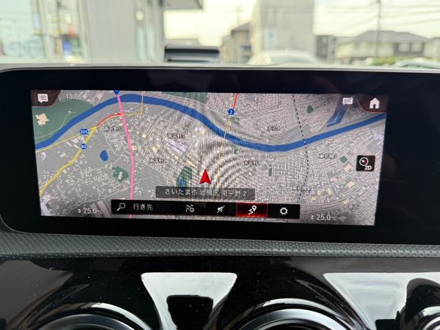 Ａクラスセダン Ａ２５０　４マチックセダン　ＡＭＧライン　パノラマスライディングルーフ／全周囲カメラ／ヘッドアップディスプレイ／ブラインドスポット／レーダークルーズ／ワイヤレス充電／内装ブラック　アドバンスＰＫＧ　レーダーセーフティＰＫＧ　ナビゲーションＰＫ（15枚目）