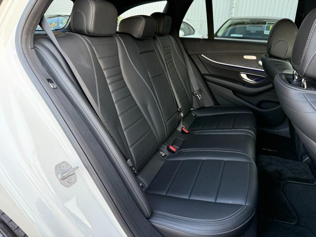 Ｅクラスステーションワゴン Ｅ２２０ｄステションワゴンアバンＧスポツ（本革仕様）　レザーＰＫＧ　レーダーセーフティＰＫＧ　エアーバランスＰＫＧ　Ｂｕｒｍｅｓｔｅｒサウンド　３６０カメラ　ＬＥＤヘッドライト　アンビエントライト　アトマイザー　クリアランスソナー　スマートキー（22枚目）