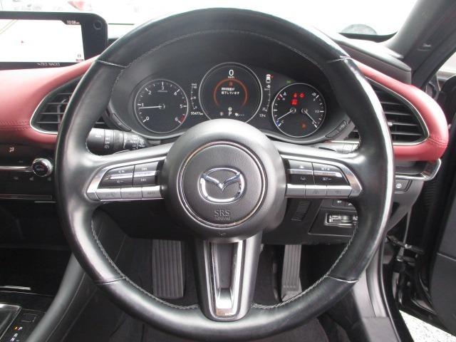 MAZDA3ファストバック XDバーガンディ セレクション 赤革シート シグネチャースタイル(F/S/Rエアロ) OP全周囲カメラ スマートブレーキ 追従レーダークルーズ ルーフ スポイラー ブラインドスポット ローダウン シートヒーター オートホールド(16枚目)