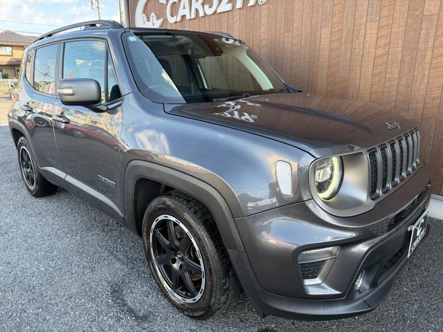 ジープ・レネゲード リミテッド　後期型　ＣａｒＰｌａｙ　ＬＥＤヘッドライト　黒革シート　レーダークルーズ　電子パーキング　クリアランスソナー　シートヒーター　ステアリングヒーター　　社外１７ＡＷ　１７インチ純正アルミ／サマータイヤ付（4枚目）