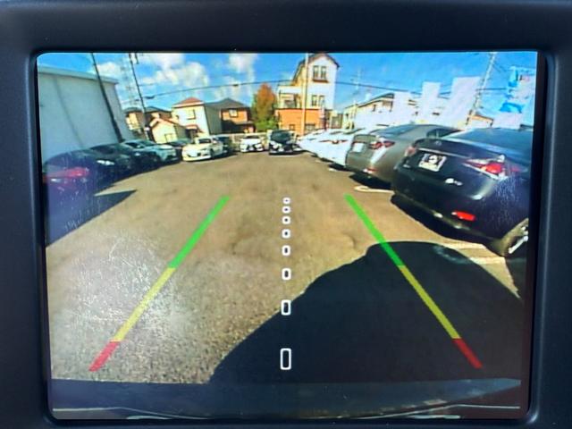 ジープ・レネゲード リミテッド　後期型　ＣａｒＰｌａｙ　ＬＥＤヘッドライト　黒革シート　レーダークルーズ　電子パーキング　クリアランスソナー　シートヒーター　ステアリングヒーター　　社外１７ＡＷ　１７インチ純正アルミ／サマータイヤ付（20枚目）