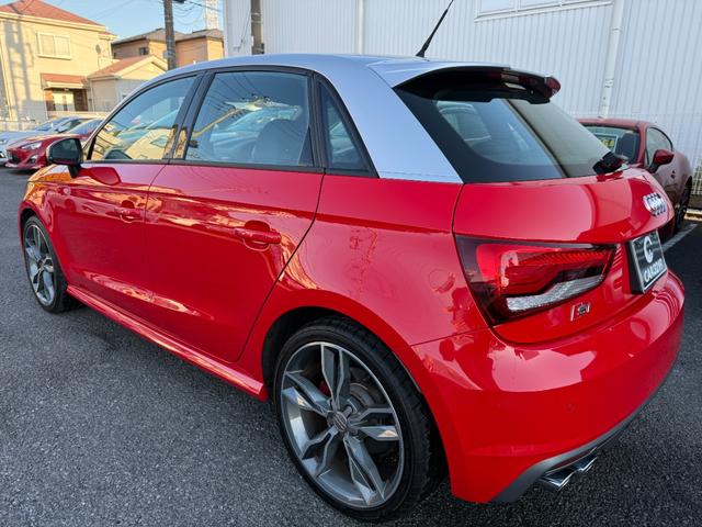 Ｓ１スポーツバック ベースグレード　６速ＭＴ　レザーパッケージ　ＢＯＳＥサウンド　レッドブレーキキャリパー　コントラストルーフ　純正ナビ　Ｂｌｕｅｔｏｏｔｈ　地デジ　ＥＴＣ　ドラレコ　クリアランスソナー　純正１８インチＡＷ　ＨＩＤライト（7枚目）