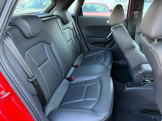 Ｓ１スポーツバック ベースグレード　６速ＭＴ　レザーパッケージ　ＢＯＳＥサウンド　レッドブレーキキャリパー　コントラストルーフ　純正ナビ　Ｂｌｕｅｔｏｏｔｈ　地デジ　ＥＴＣ　ドラレコ　クリアランスソナー　純正１８インチＡＷ　ＨＩＤライト（13枚目）