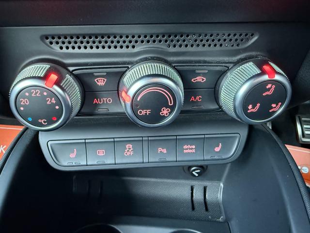 Ｓ１スポーツバック ベースグレード　６速ＭＴ　レザーパッケージ　ＢＯＳＥサウンド　レッドブレーキキャリパー　コントラストルーフ　純正ナビ　Ｂｌｕｅｔｏｏｔｈ　地デジ　ＥＴＣ　ドラレコ　クリアランスソナー　純正１８インチＡＷ　ＨＩＤライト（22枚目）