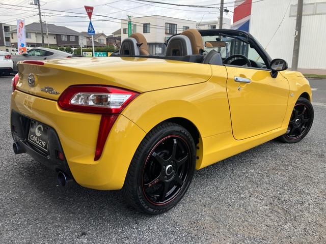 コペン ローブ　５速ＭＴ　ロッソモデロマフラー　社外１６ＡＷ　シートヒーター　パナソニックナビ　プッシュスタート　電動オープン動作確認済み（12枚目）