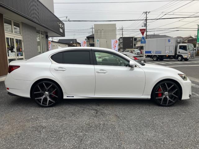 当店では、お客様のご来店に合わせて店頭に展示車を準備させていただいております。ご来店時に、店頭に現車がない場合もありますので、予めお電話にてご確認ください！フリーダイヤルまで