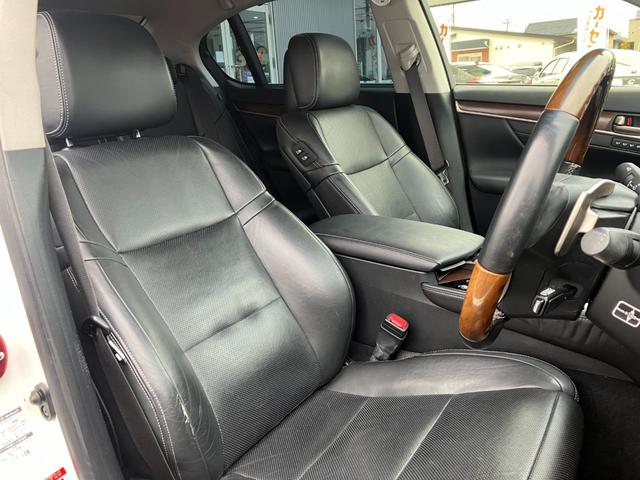 当店では、お客様のご来店に合わせて店頭に展示車を準備させていただいております。ご来店時に、店頭に現車がない場合もありますので、予めお電話にてご確認ください！フリーダイヤルまで