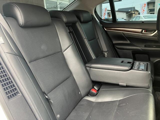 黒革　社外スピンドルエアロ　ＶＡＬＤ２０インチＡＷプリクラッシュセーフティ　レーダークルーズコントロール　シートヒーター＆ベンチレーション　スマートキー＆プッシュスタート