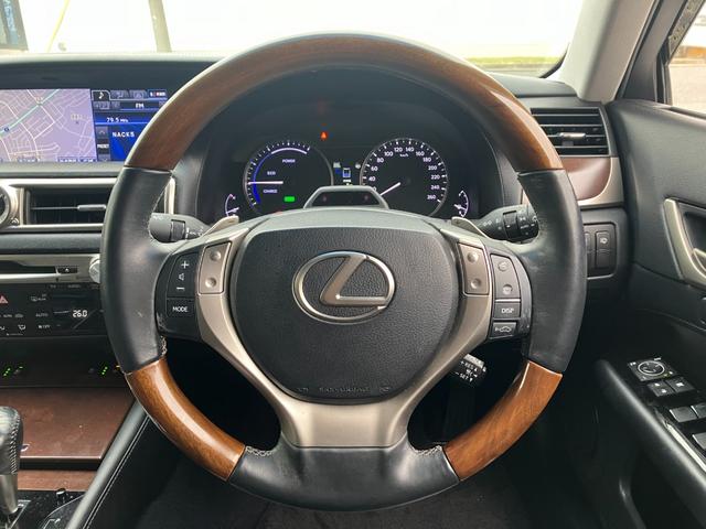 黒革　社外スピンドルエアロ　ＶＡＬＤ２０インチＡＷプリクラッシュセーフティ　レーダークルーズコントロール　シートヒーター＆ベンチレーション　スマートキー＆プッシュスタート