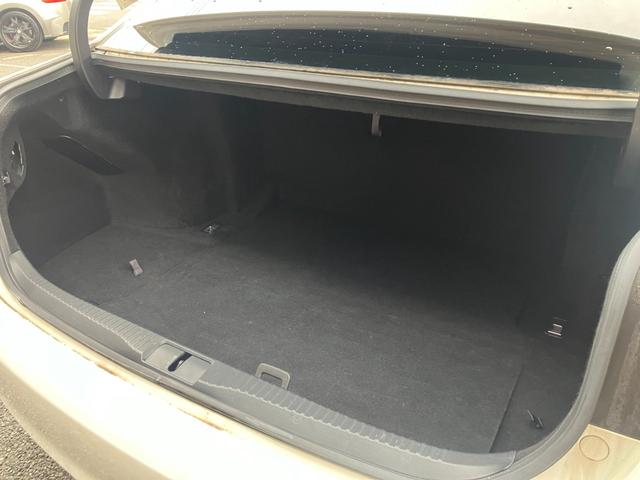 黒革　社外スピンドルエアロ　ＶＡＬＤ２０インチＡＷプリクラッシュセーフティ　レーダークルーズコントロール　シートヒーター＆ベンチレーション　スマートキー＆プッシュスタート