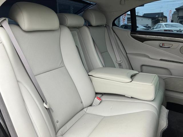 ＬＳ ＬＳ４６０　Ｉパッケージ　革シート　ＢＬＡＣＫ－ＰＥＡＲＬコンプリート　フルエアロ　ジュエリーラインダイヤモンドシリーズ　レクサスプレミアムサウンドシステム　シートヒーター＆ベンチレーション　エアサス　サスコン（14枚目）