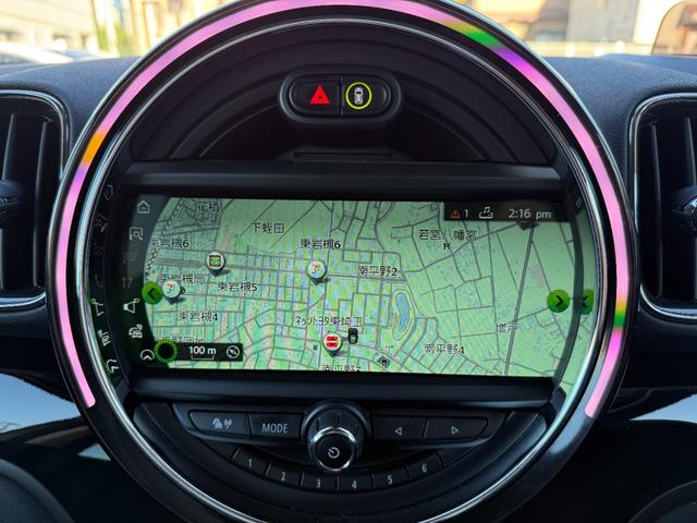 ＭＩＮＩ クーパーＤ　クロスオーバー　ＬＥＤヘッドライト＆ＬＥＤフォグランプ　ＡＣＣ　アンビエントライト　ヘッドアップディスプレイ　純正ナビ　パークディスタンスコントロール　バックカメラ　パワーバックドア　ブラック１８インチＡＷ（2枚目）