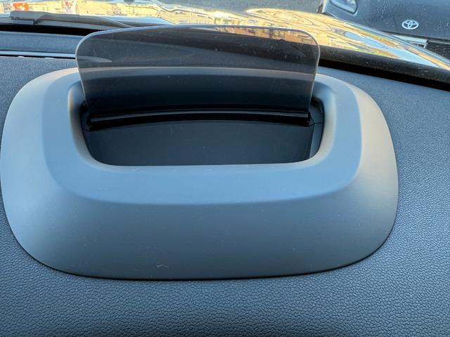 ＭＩＮＩ クーパーＤ　クロスオーバー　ＬＥＤヘッドライト＆ＬＥＤフォグランプ　ＡＣＣ　アンビエントライト　ヘッドアップディスプレイ　純正ナビ　パークディスタンスコントロール　バックカメラ　パワーバックドア　ブラック１８インチＡＷ（3枚目）