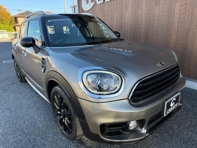 ＭＩＮＩ クーパーＤ　クロスオーバー　ＬＥＤヘッドライト＆ＬＥＤフォグランプ　ＡＣＣ　アンビエントライト　ヘッドアップディスプレイ　純正ナビ　パークディスタンスコントロール　バックカメラ　パワーバックドア　ブラック１８インチＡＷ（6枚目）