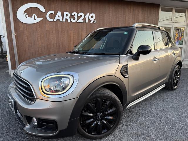 ＭＩＮＩ クーパーＤ　クロスオーバー　ＬＥＤヘッドライト＆ＬＥＤフォグランプ　ＡＣＣ　アンビエントライト　ヘッドアップディスプレイ　純正ナビ　パークディスタンスコントロール　バックカメラ　パワーバックドア　ブラック１８インチＡＷ（10枚目）