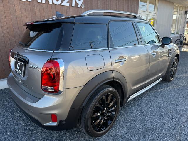 ＭＩＮＩ クーパーＤ　クロスオーバー　ＬＥＤヘッドライト＆ＬＥＤフォグランプ　ＡＣＣ　アンビエントライト　ヘッドアップディスプレイ　純正ナビ　パークディスタンスコントロール　バックカメラ　パワーバックドア　ブラック１８インチＡＷ（11枚目）