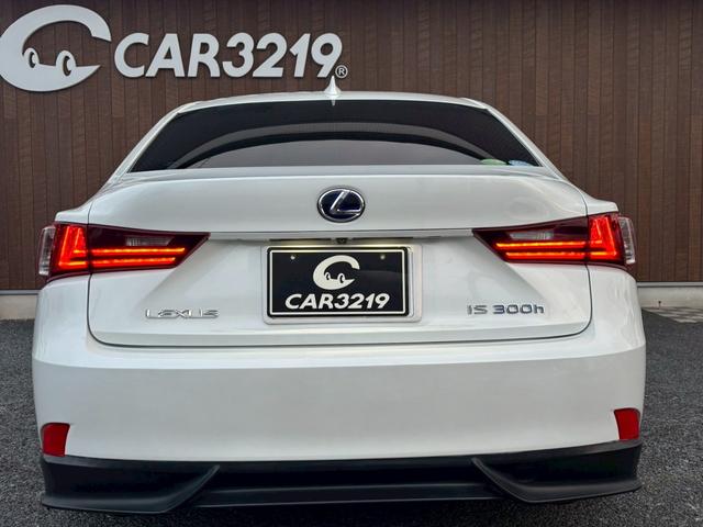 IS IS300h ETC サンルーフ クルーズコントロール シートヒーター パワーシート ハーフレザーシート レクサス純正ナビ Bluetoothオーディオ CD/DVD フルセグTV LEDヘッドライト(9枚目)