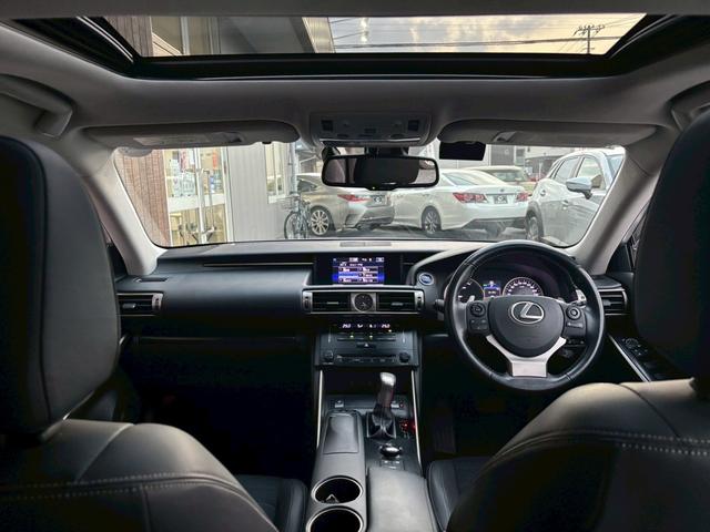IS IS300h ETC サンルーフ クルーズコントロール シートヒーター パワーシート ハーフレザーシート レクサス純正ナビ Bluetoothオーディオ CD/DVD フルセグTV LEDヘッドライト(19枚目)