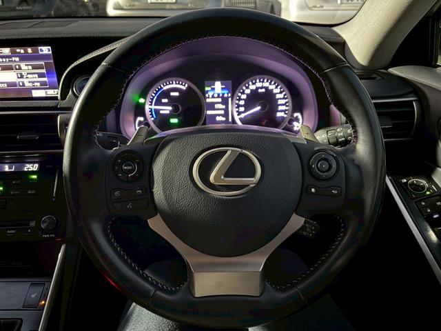 IS IS300h ETC サンルーフ クルーズコントロール シートヒーター パワーシート ハーフレザーシート レクサス純正ナビ Bluetoothオーディオ CD/DVD フルセグTV LEDヘッドライト(20枚目)