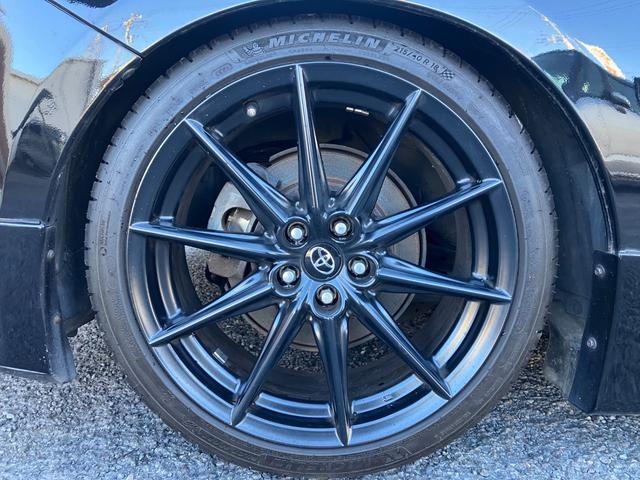 ８６ ＧＴ　ＴＲＤフルエアロ　６速ＭＴ　ＧＴウイング　社外ヘッドライト＆テール　社外マフラー　車高調ローダウン　スピンターンノブ　スマートキー＆プッシュスタート　１８インチＡＷ（20枚目）