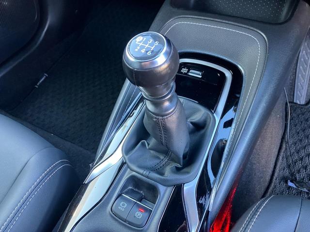 カローラスポーツ Ｇ　スタイルパッケージ　６速ＭＴ　フルエアロ　モデリスタ　特別仕様車　ＢＲＡＳＨマフラー　ハーフレザーシート　プリクラッシュセーフティ　レーダークルーズ　クリアランスソナー　レーンキープ　フルセグ　バックカメラ（7枚目）